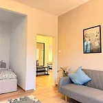 Peaceful & Stylish 2 Bedroom With Garden Апартаменты Ольденбург