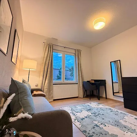 Apartment Peaceful & Stylish 2 Bedroom With Garden