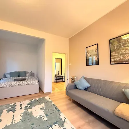 Apartment Peaceful & Stylish 2 Bedroom With Garden