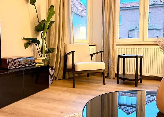 Peaceful & Stylish 2 Bedroom With Garden Apartment Oldenburg