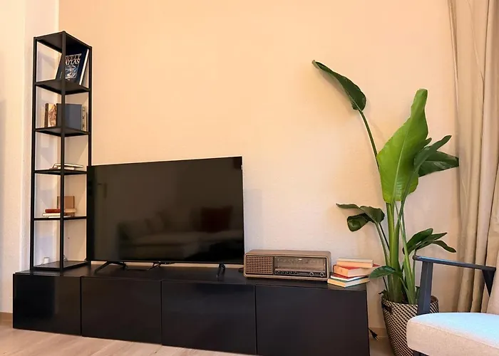 Peaceful & Stylish 2 Bedroom With Garden *